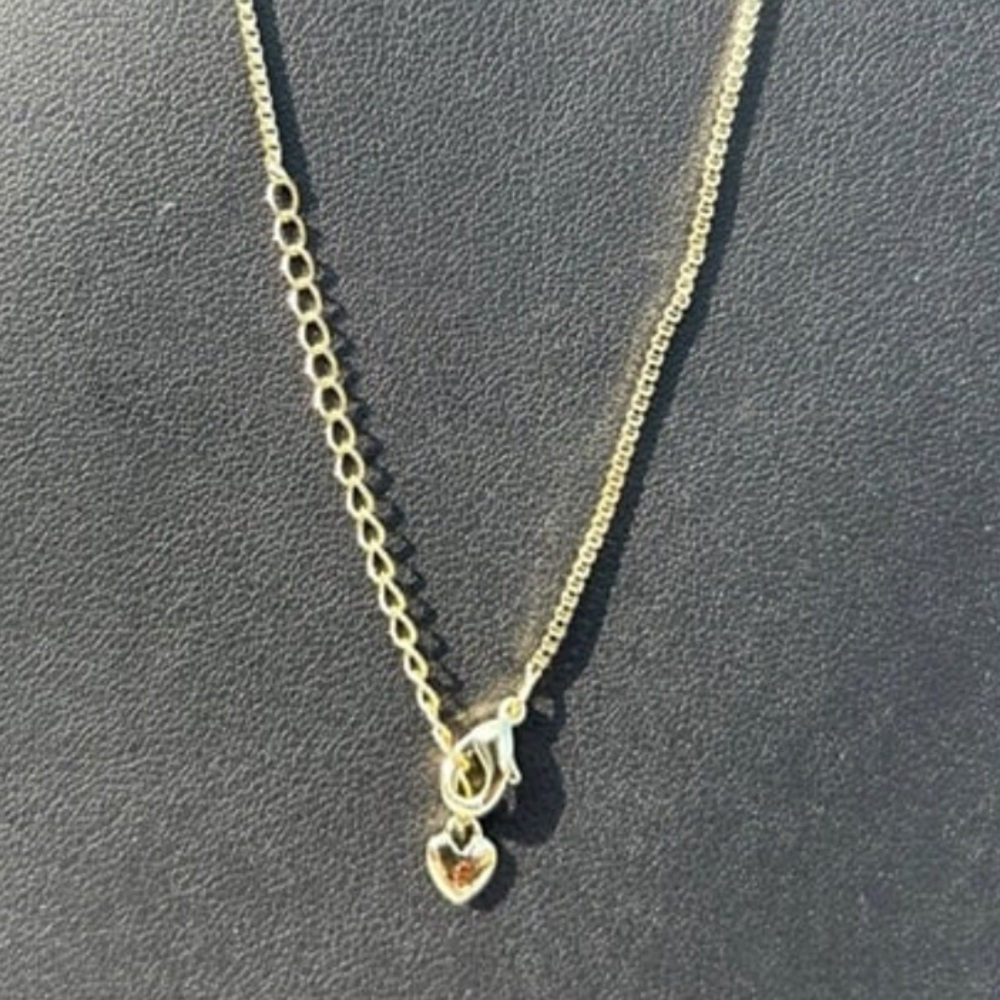 New letter “H” gold necklace - Hypoallergenic Water resistant - Picture 3 of 4